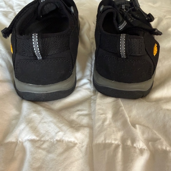 Keen Black Sandals size 38/US 6 EUC - Picture 10 of 11